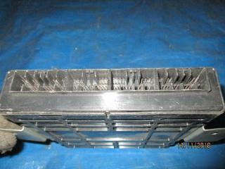 Блок управления efi  SUBARU   LEGACY   BL5   EJ20   22611AK190  3 ракурс