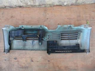 Решетка радиатора  SUZUKI   WAGON R   MH21S        2 ракурс