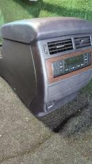 Подлокотник  TOYOTA   LAND CRUISER   URJ202        2 ракурс