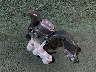 Подушка двигателя правая передняя  TOYOTA   SIENTA   MXPL10   M15A     4 ракурс