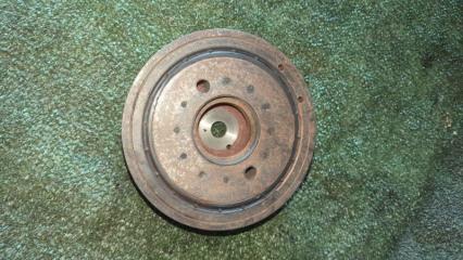 Шкив коленвала MITSUBISHI PROUDIA S33A 8A80 1 ракурс Шкив коленвала MITSUBISHI PROUDIA S33A 8A80 1 ракурс
