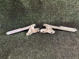 Петля капота MAZDA FAMILIA BJFWBJ3PBJ5PBJEPBJFPBJ5W 1 ракурс Петля капота MAZDA FAMILIA BJFWBJ3PBJ5PBJEPBJFPBJ5W 1 ракурс