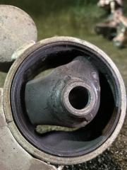 Подушка двигателя задняя  MITSUBISHI   TOPPO   H82A   3G83     4 ракурс