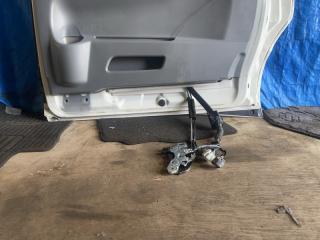 Дверь правая задняя  TOYOTA   VOXY   AZR60        3 ракурс