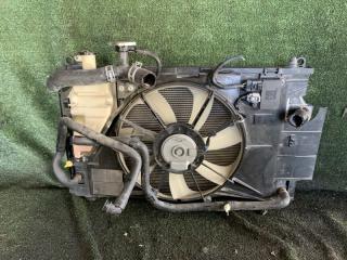 Радиатор основной  TOYOTA   AQUA   NHP10        2 ракурс