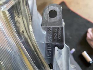 Фара правая передняя SUBARU R2 RC1 3 ракурс Фара правая передняя SUBARU R2 RC1 3 ракурс