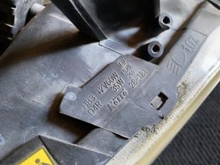 Фара правая передняя  TOYOTA   NOAX   AZR60        3 ракурс