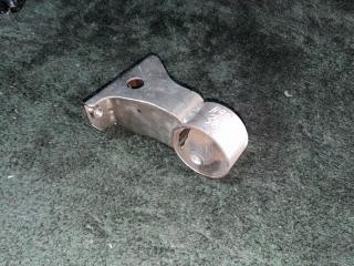 Подушка двигателя передняя NISSAN OTTI H92W 3G83 1 ракурс Подушка двигателя передняя NISSAN OTTI H92W 3G83 1 ракурс