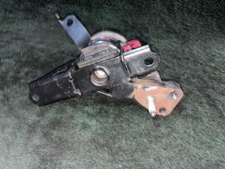 Подушка двигателя правая передняя  TOYOTA   AQUA   NHP10   1NZ     3 ракурс