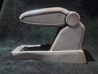Подлокотник  NISSAN   TIIDA   C11        1 ракурс