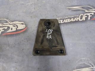 Крепление балки подвески заднее правое Subaru Forester 2001