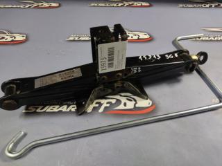 Домкрат Subaru Forester 2007