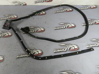 Уплотнительная резинка боковой двери передняя левая Subaru Forester 2004