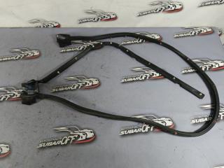 Уплотнительная резинка боковой двери передняя правая Subaru Forester 2002