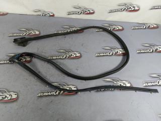 Уплотнительная резинка боковой двери задняя правая Subaru Forester 2002
