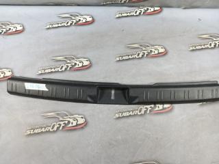 Накладка замка багажника Subaru Forester 2005 контрактная Накладка замка багажника Subaru Forester 2005