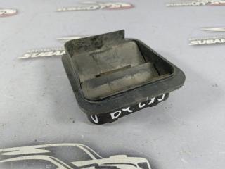 Решетка вентиляции в багажник задняя правая Subaru Forester 2006 контрактная Решетка вентиляции в багажник задняя правая Subaru Forester 2006