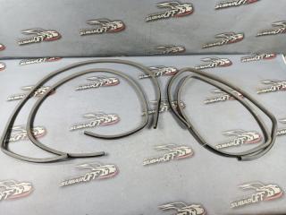 Уплотнитель Subaru Forester 1998