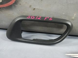 Вставка под ручку двери салона передняя левая Subaru Forester 2003 контрактная Вставка под ручку двери салона передняя левая Subaru Forester 2003