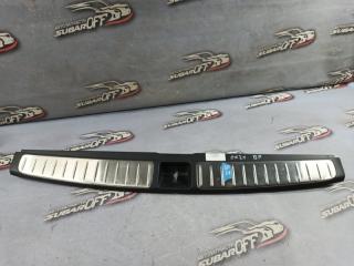 Накладка замка багажника Subaru Legacy 2003 контрактная Накладка замка багажника Subaru Legacy 2003