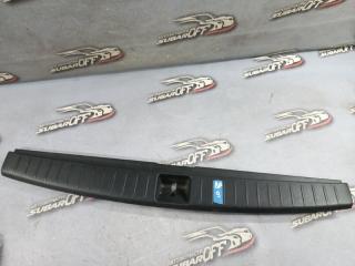 Накладка замка багажника Subaru Legacy 2003 контрактная Накладка замка багажника Subaru Legacy 2003