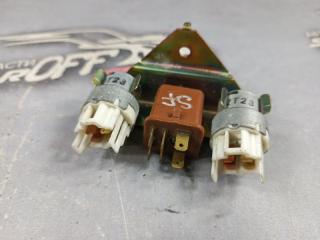 Фото запчасти реле Subaru Forester 2001 контрактная запчасть Запчасть реле Subaru Forester 2001