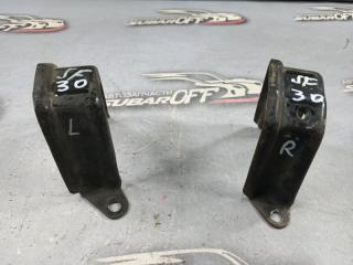 Кронштейн стабилизатора задний Subaru Forester 2000