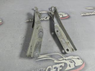 Петля капота передняя Subaru Forester 1997