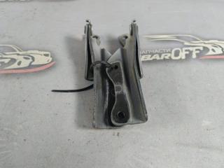 Петля капота передняя Subaru Legacy 2001