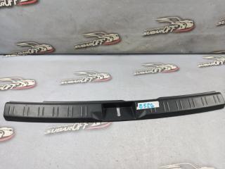 Накладка замка багажника Subaru Forester 2006 контрактная Накладка замка багажника Subaru Forester 2006