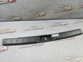 Накладка замка багажника Subaru Forester 2005 контрактная Накладка замка багажника Subaru Forester 2005