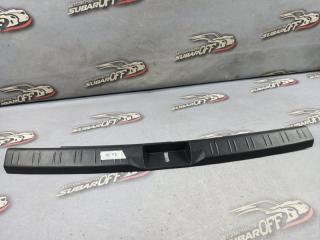 Накладка замка багажника Subaru Forester 2005 контрактная Накладка замка багажника Subaru Forester 2005