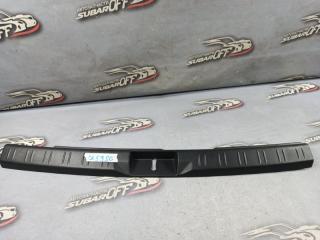 Накладка замка багажника Subaru Forester 2005 контрактная Накладка замка багажника Subaru Forester 2005