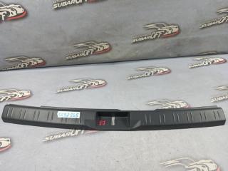 Накладка замка багажника Subaru Forester 2003 контрактная Накладка замка багажника Subaru Forester 2003