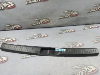 Накладка замка багажника Subaru Forester 2006 контрактная Накладка замка багажника Subaru Forester 2006