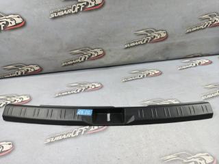 Накладка замка багажника Subaru Forester 2006 контрактная Накладка замка багажника Subaru Forester 2006