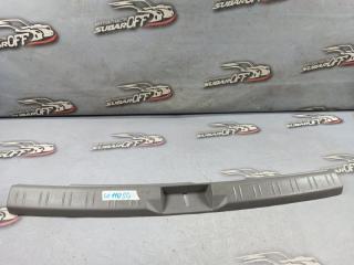 Накладка замка багажника Subaru Forester 2002 контрактная Накладка замка багажника Subaru Forester 2002