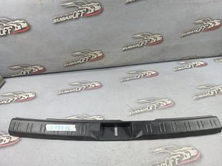 Накладка замка багажника Subaru Forester 2003 контрактная Накладка замка багажника Subaru Forester 2003