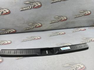 Накладка замка багажника Subaru Forester 2005 контрактная Накладка замка багажника Subaru Forester 2005