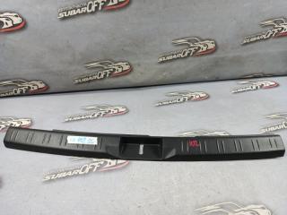 Накладка замка багажника Subaru Forester 2005 контрактная Накладка замка багажника Subaru Forester 2005