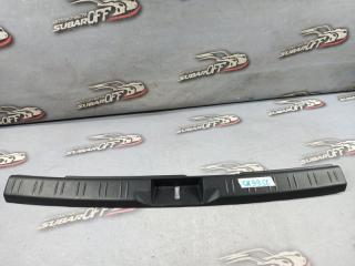 Накладка замка багажника Subaru Forester 2003 контрактная Накладка замка багажника Subaru Forester 2003