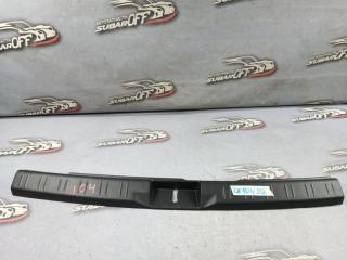 Накладка замка багажника Subaru Forester 2005 контрактная Накладка замка багажника Subaru Forester 2005