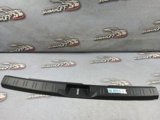 Накладка замка багажника Subaru Forester 2006 контрактная Накладка замка багажника Subaru Forester 2006