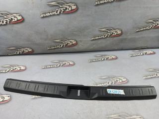 Накладка замка багажника Subaru Forester 2002 контрактная Накладка замка багажника Subaru Forester 2002