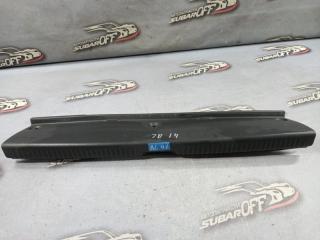 Накладка замка багажника Subaru Legacy 2005 контрактная Накладка замка багажника Subaru Legacy 2005