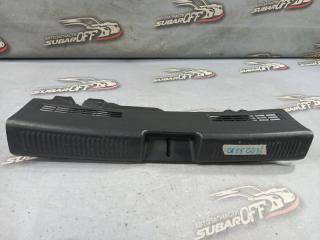 Накладка замка багажника Subaru Impreza 2004