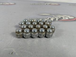 Запчасть гайка колесная Subaru Forester 2002