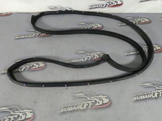 Уплотнительная резинка боковой двери передняя правая Subaru Impreza 2010