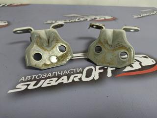 Петля двери передняя левая Subaru Outback 2004