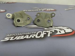 Петля двери передняя правая Subaru Outback 2004